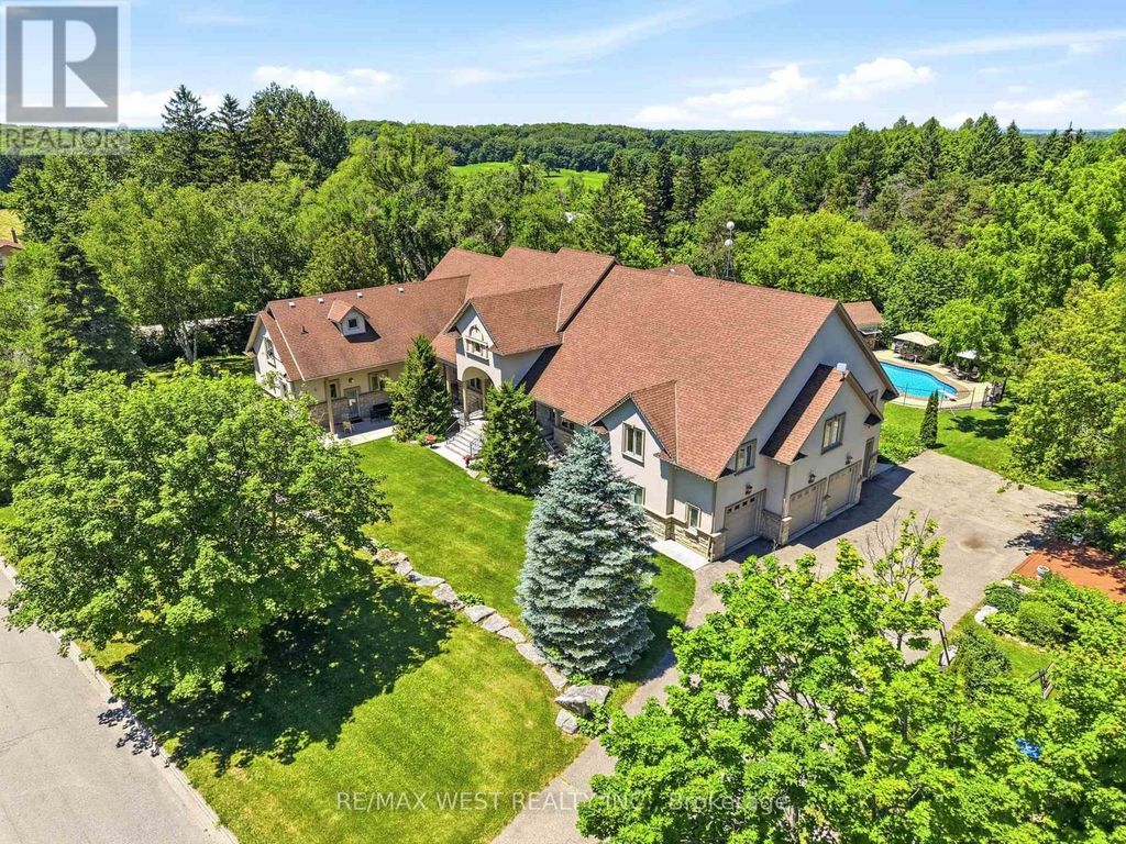 2 Kingswood Drive, King (king City)