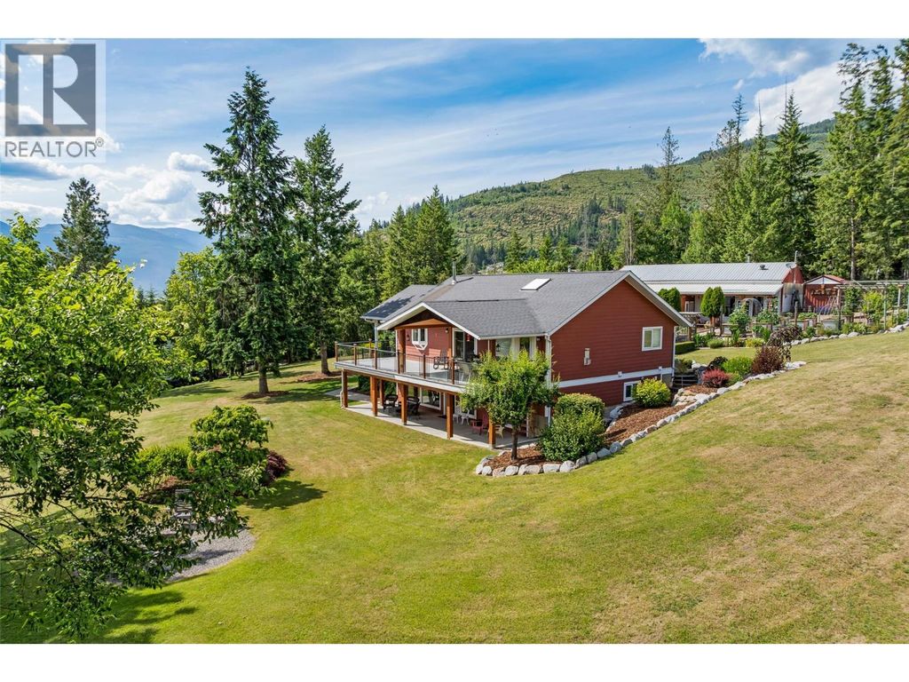 850 Packing Shed Road, Creston
