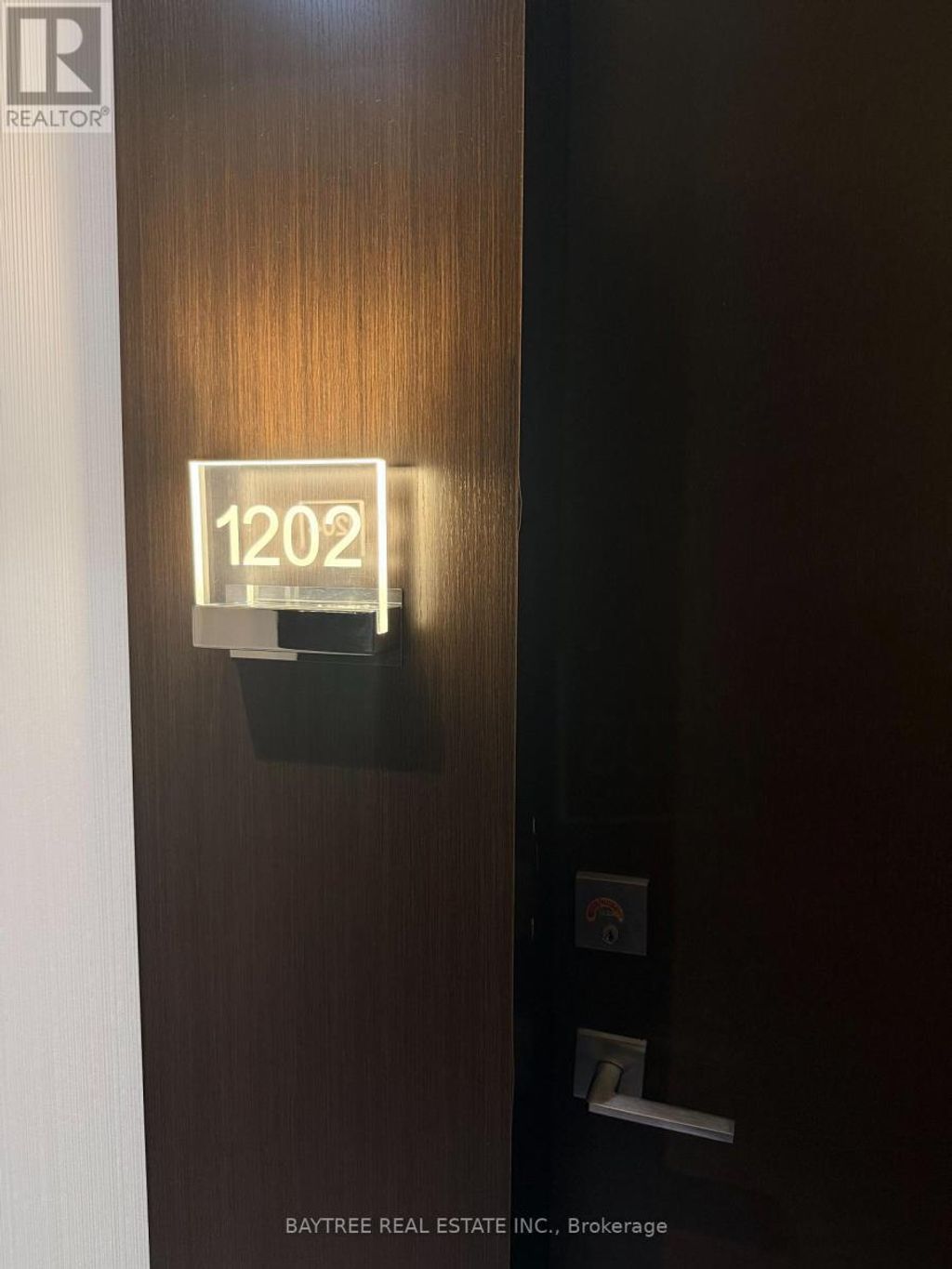 1202 - 2221 Yonge Street, Toronto (mount Pleasant West)