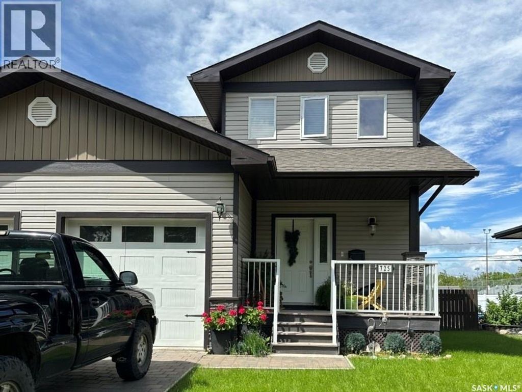 725 Centre Street, Shaunavon