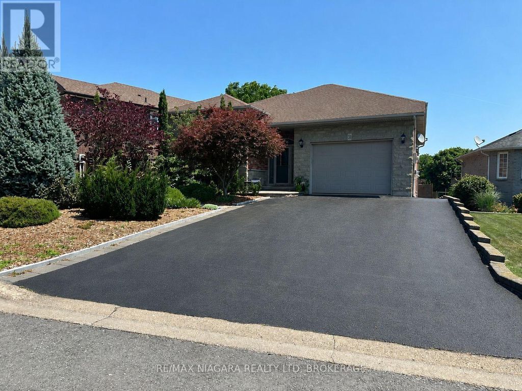 31 Hillcrest Road, Port Colborne (main Street)