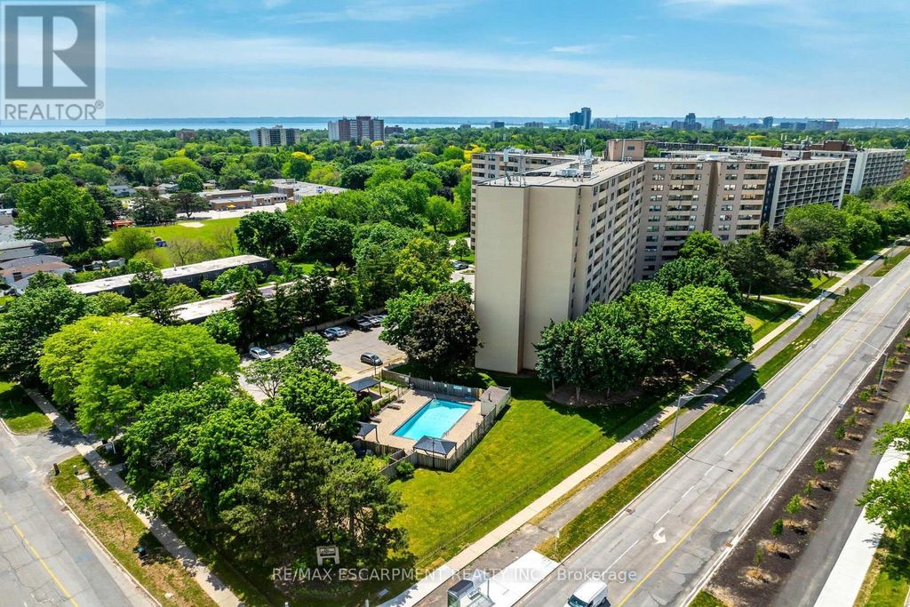 1005 - 700 Dynes Road, Burlington (roseland)
