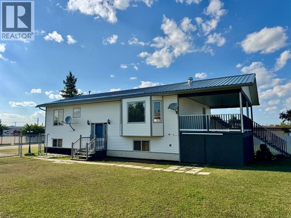 908 4 Avenue, Hines Creek