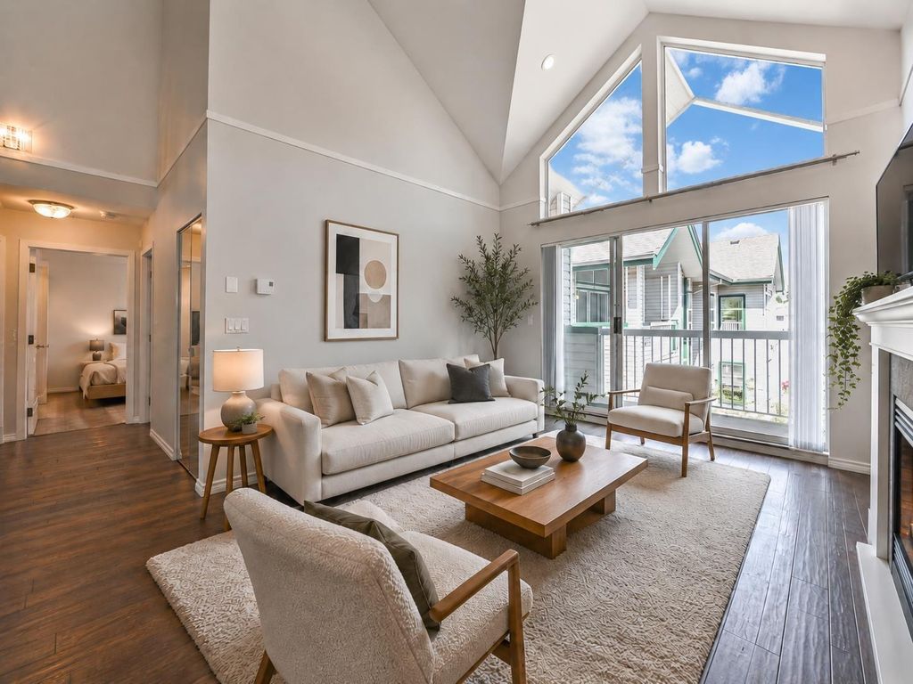 320 13911 70 Avenue, Surrey