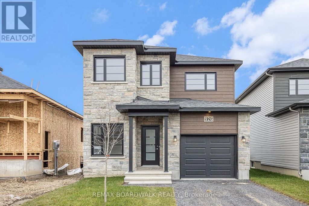 1141 Montblanc Crescent, Russell
