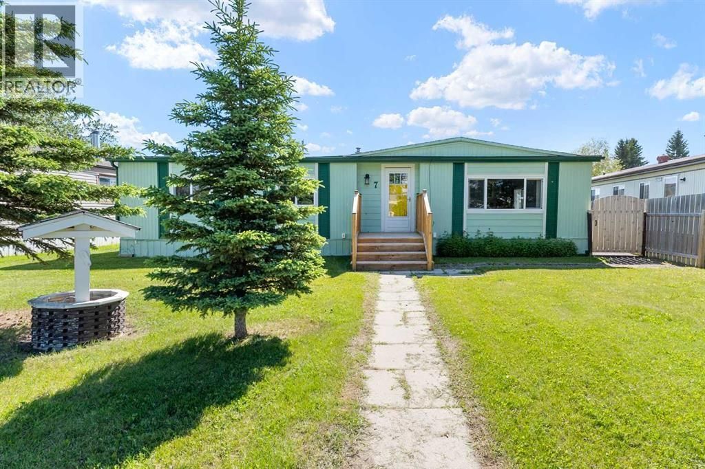 7 Tamarack Crescent Nw, Sundre