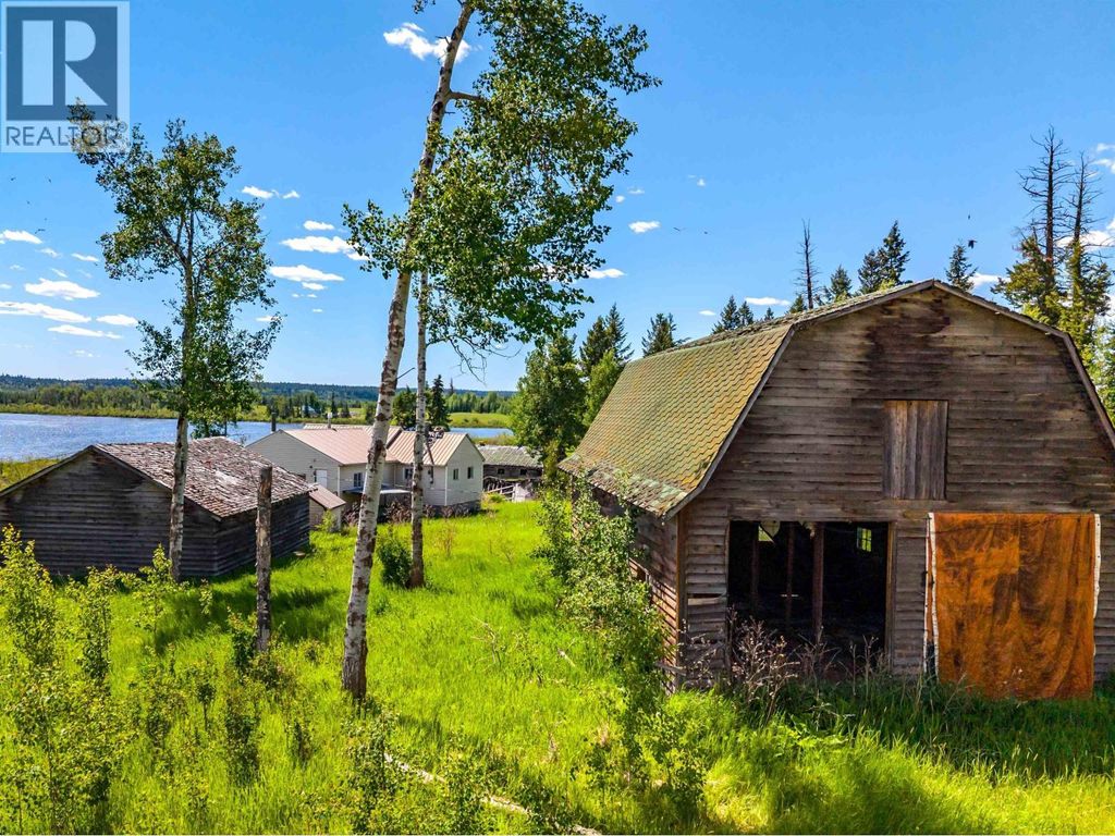 6442 Buffalo Creek Road, 100 Mile House