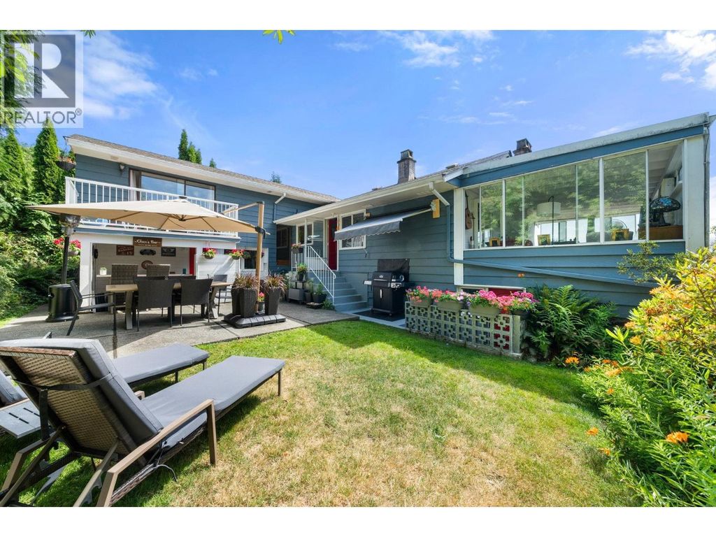 674 Blueridge Avenue, North Vancouver
