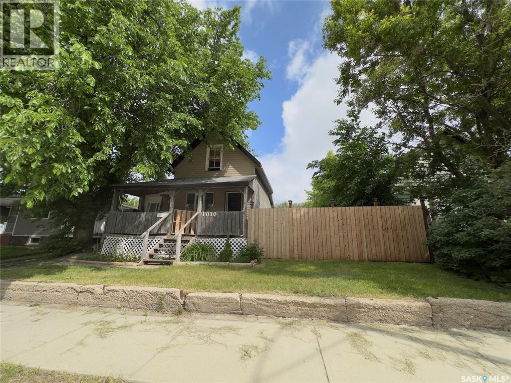 1010 Athabasca Street E, Moose Jaw