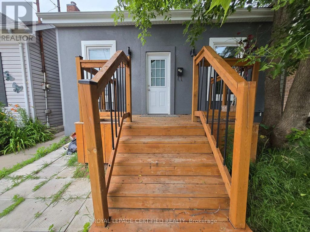 195 Picton Street E, Hamilton (north End)