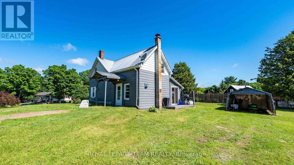 828 Cemetery Road, Lanark Highlands