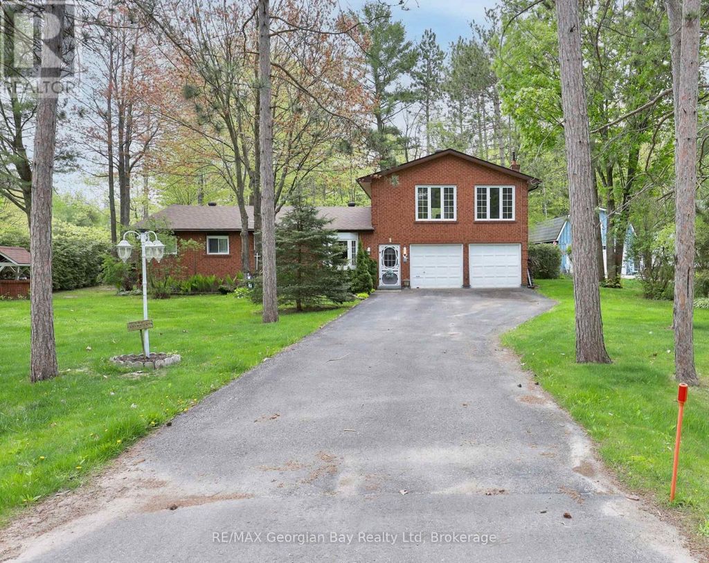1 Lindale Avenue, Tiny