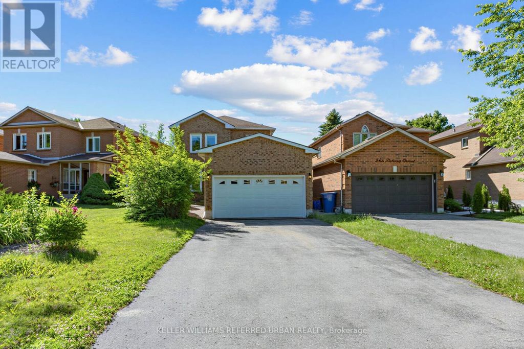 350 Pickering Crescent, Newmarket (gorham-College Manor)
