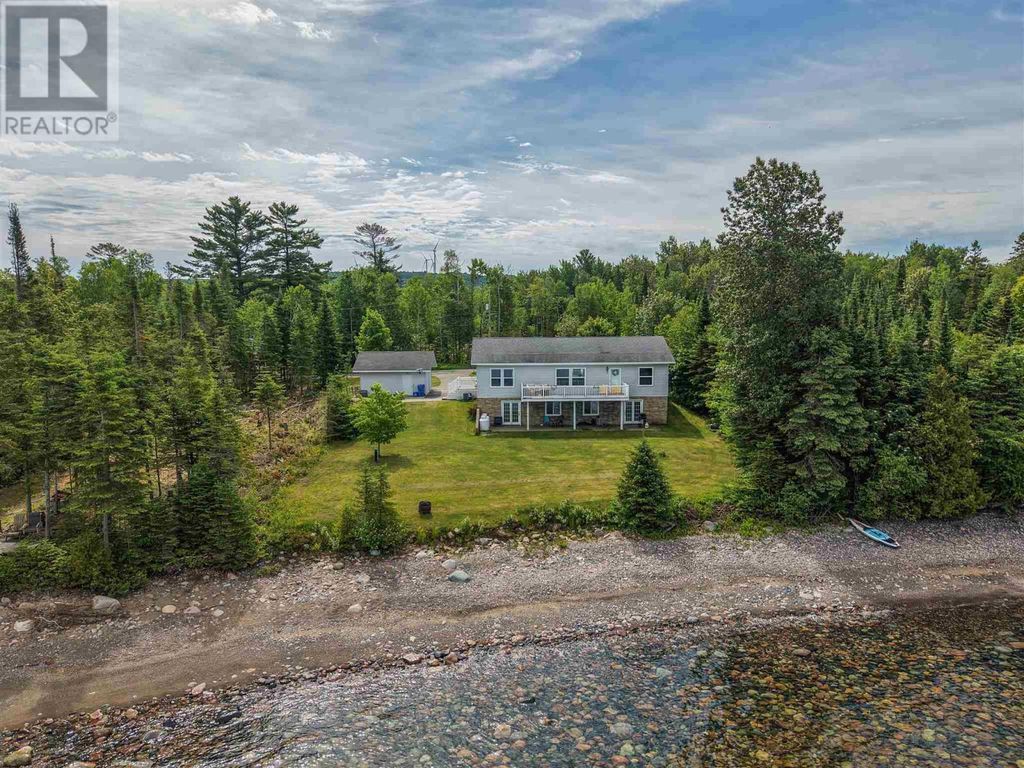 634 Lakeshore Dr, Sault Ste. Marie
