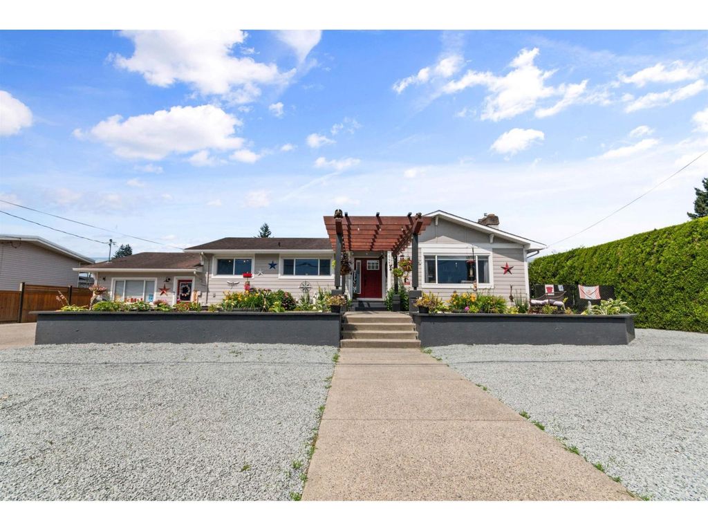 1549 Pinewood Avenue|agassiz, Agassiz