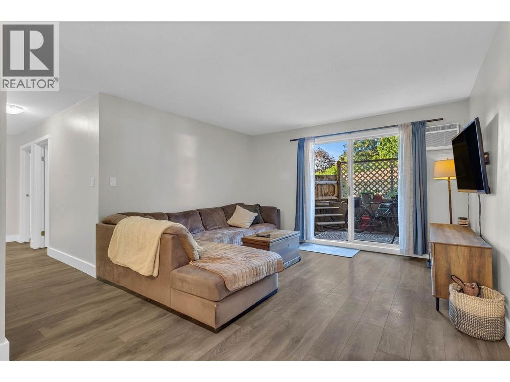 3854 Gordon Drive Unit# 186, Kelowna