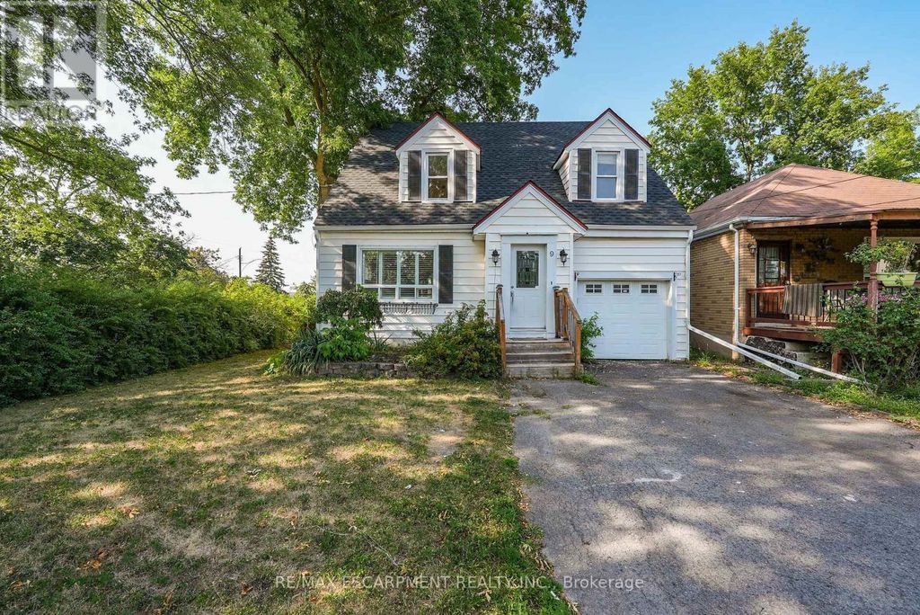 9 Arlington Avenue, St. Catharines (e. Chester)
