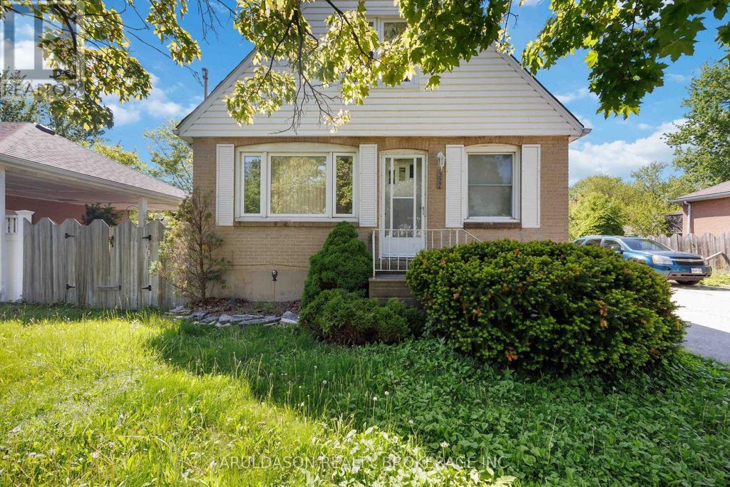 457 Montcalm Avenue, Sarnia