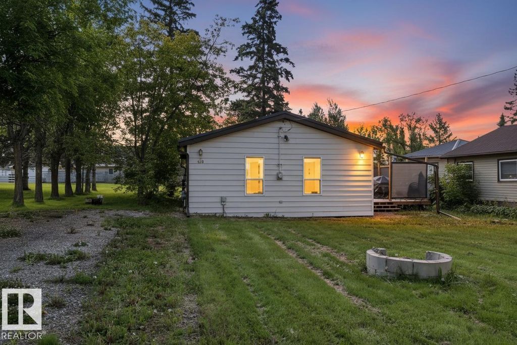 410 4 St Yellowstone, Rural Lac Ste. Anne County