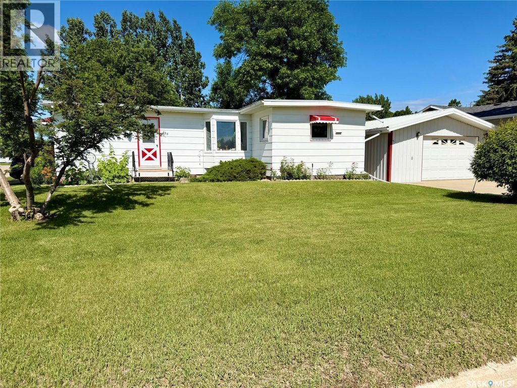 220 2nd Street W, Carnduff