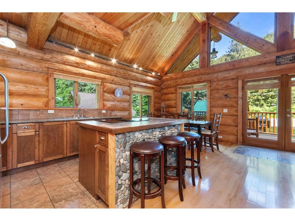 A22 14581 Alpine Boulevard|sunshine Valley, Hope