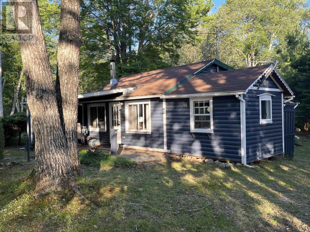 58 Sandy Point Road, West Springhill