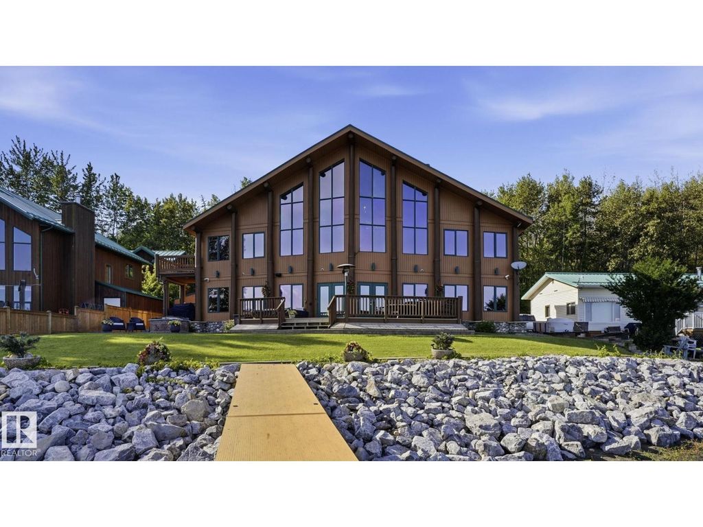 1067 1 Av, Rural Parkland County