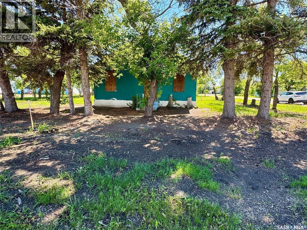 200 Otter Street, Cut Knife