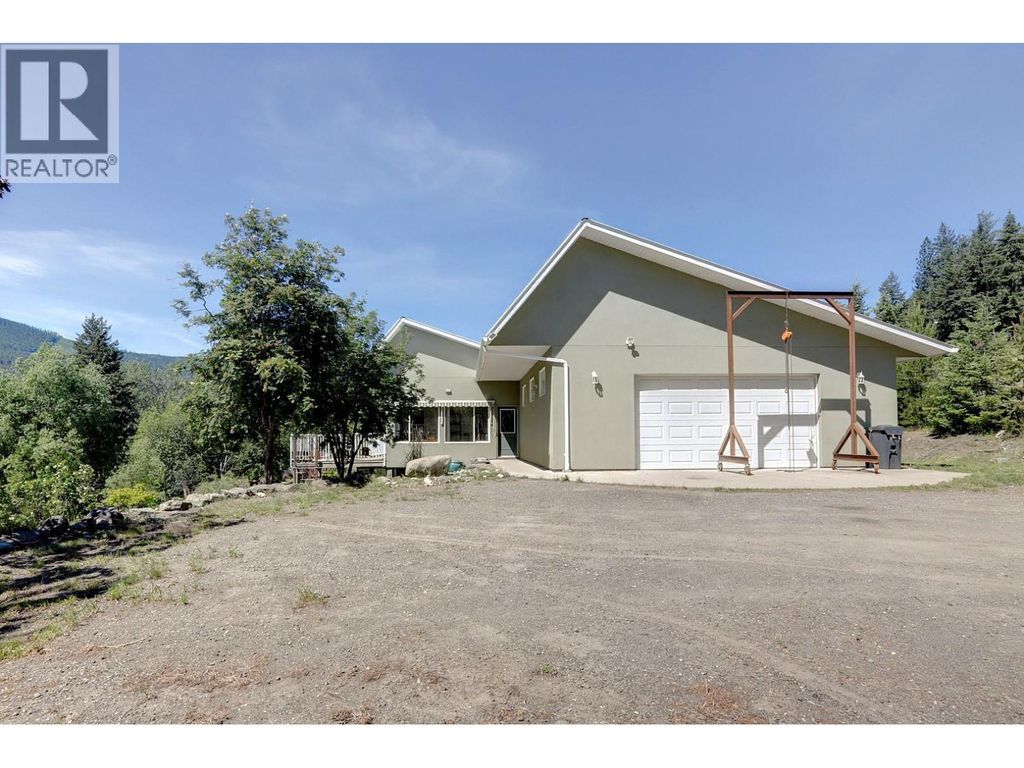 4375 97 Highway, Falkland