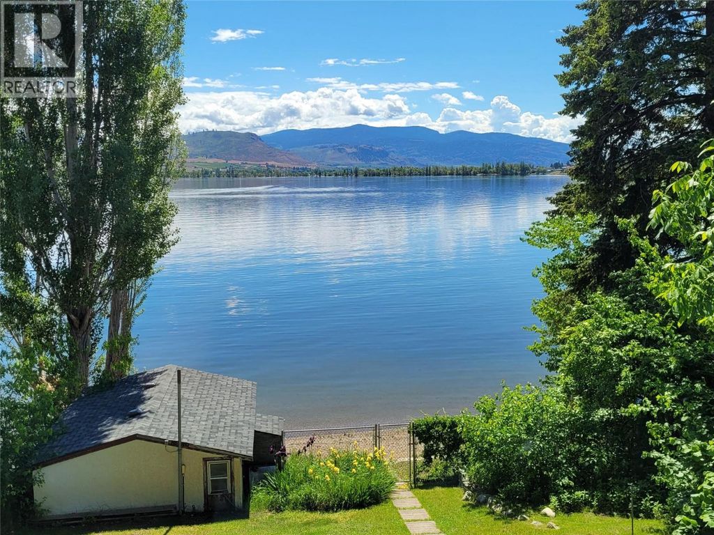 8503 Kingfisher Drive, Osoyoos