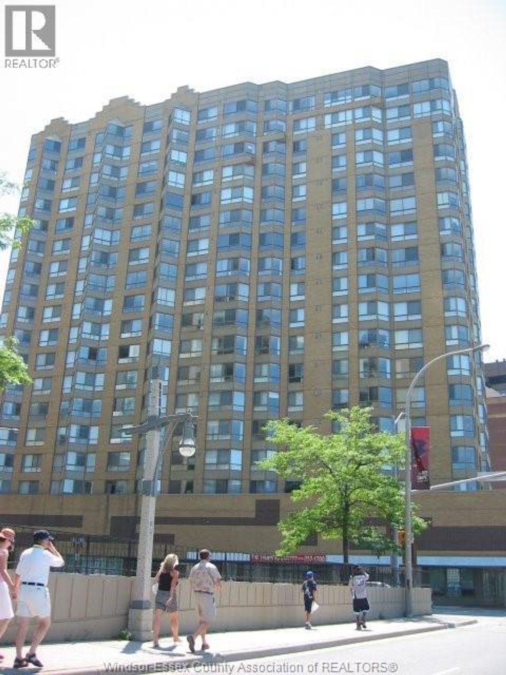 75 Riverside Drive East Unit# 1707, Windsor