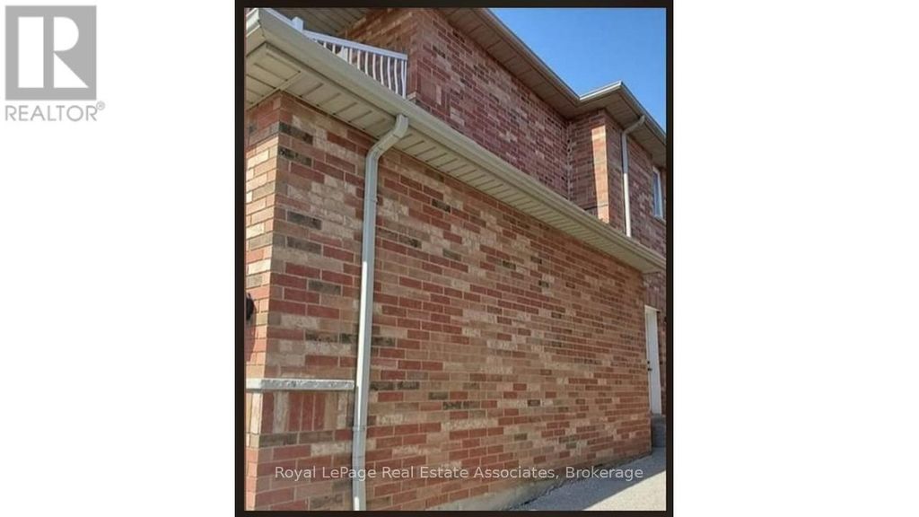One Room - 373 Arrowsmith Drive, Mississauga (meadowvale Village)