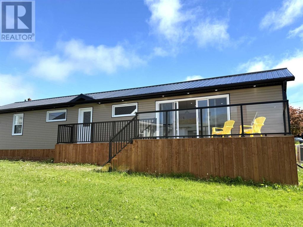 10 Sutherland Avenue, Souris
