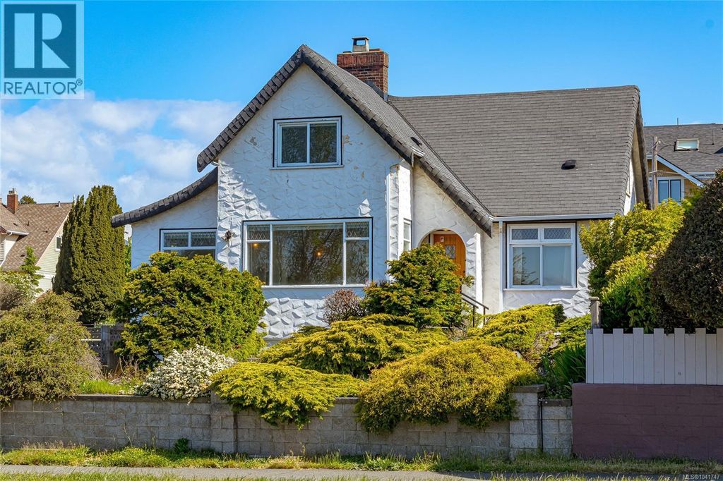 690 Dallas Rd, Victoria