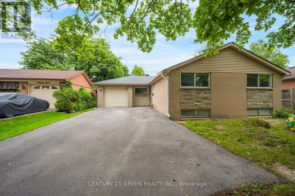 11 Burgby Avenue, Brampton (northwood Park)