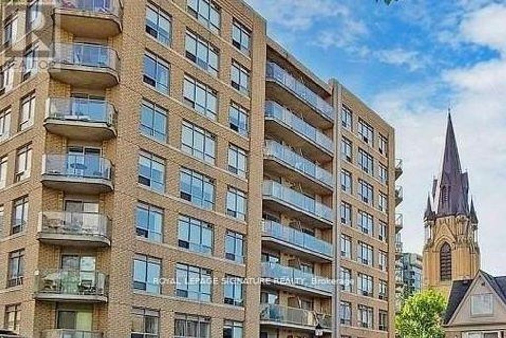 207 - 140 Bathurst Street, Toronto (niagara)