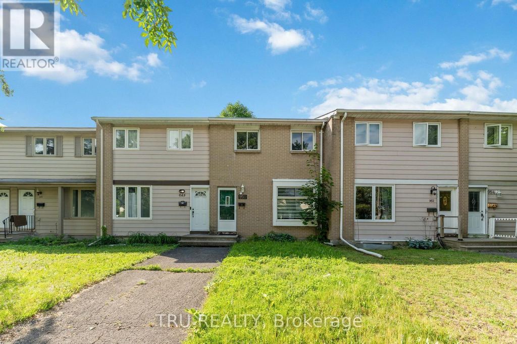 950 Meadowlands Drive, Ottawa