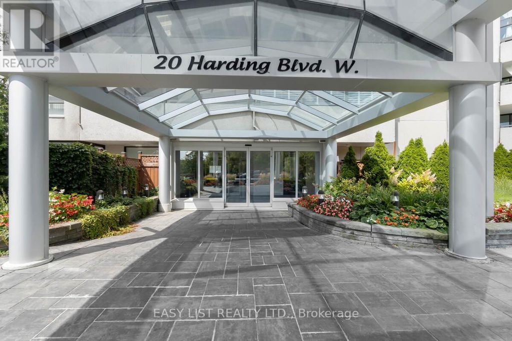810 - 20 Harding Boulevard W, Richmond Hill (north Richvale)