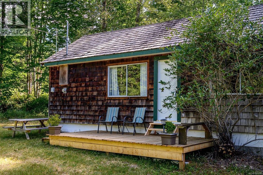 706 Delta Dr, Sayward