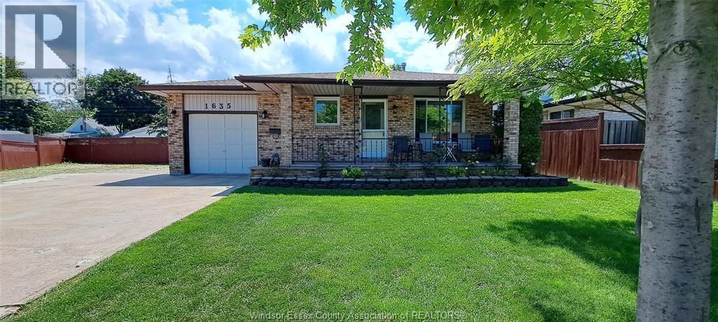 1635 Courtland Crescent, Windsor
