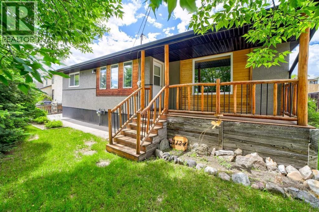 1124 James Avenue, Pincher Creek