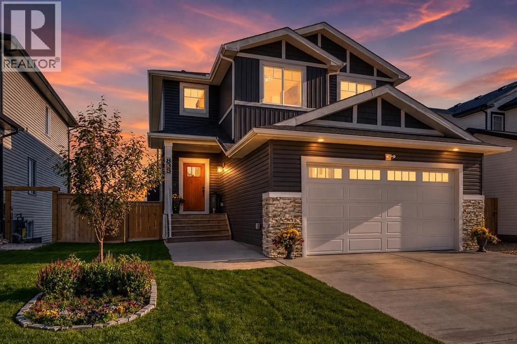835 Lakewood Circle, Strathmore