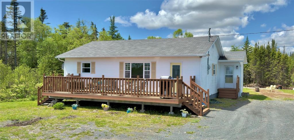 80 Farm Road, Deep Bight