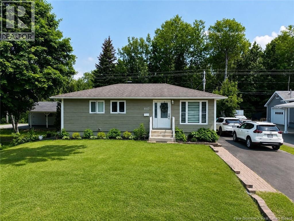 1017 Centennial Street, Bathurst