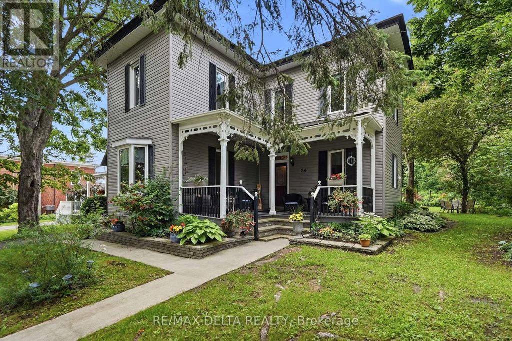 28 Jay Street, Champlain