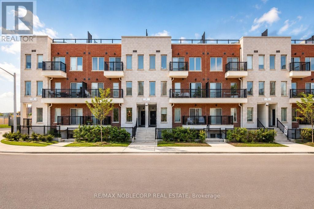 22 - 39 John Perkins Bull Drive, Toronto (downsview-Roding-Cfb)