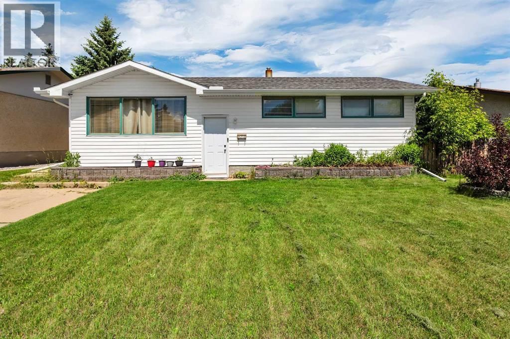 32 Otterbury Avenue, Red Deer