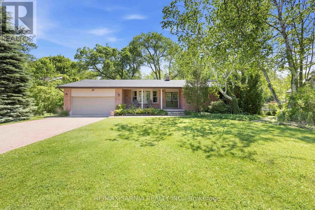9648 Wakefield Street, Lambton Shores (forest)