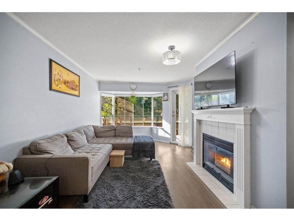 207 2962 Trethewey Street, Abbotsford