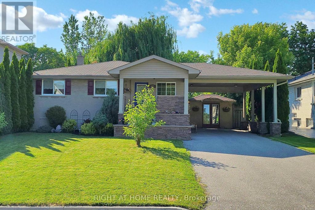 907 Fourth Street, Mississauga (lakeview)